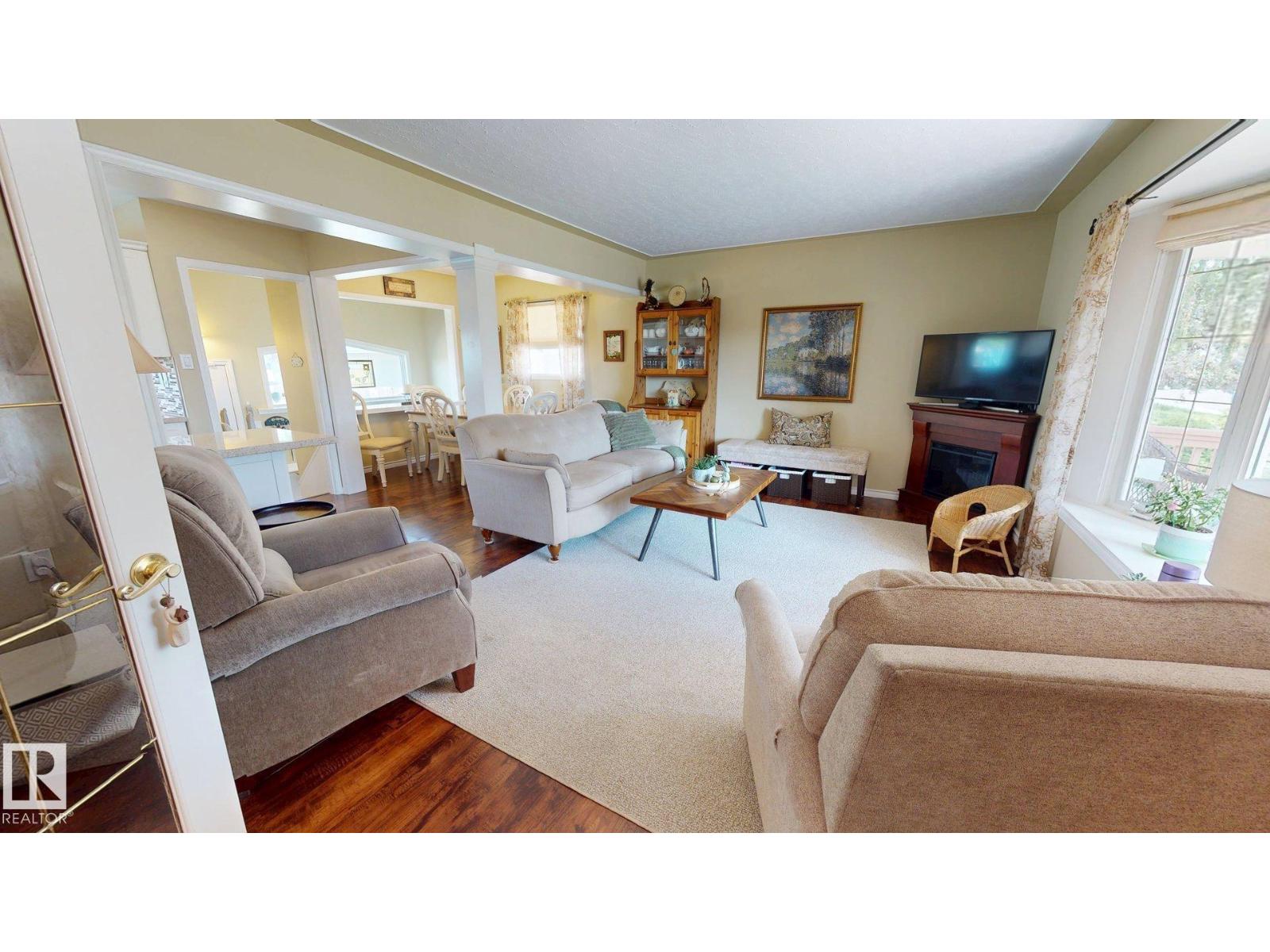 5304 95 AV NW NW