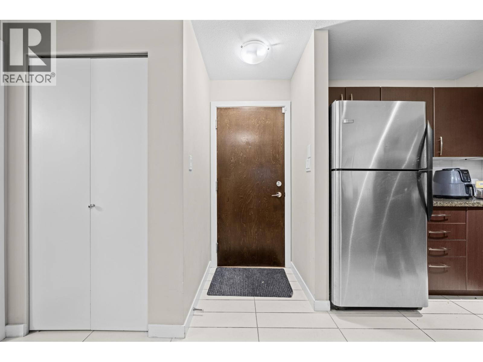 209 7337 MACPHERSON AVENUE