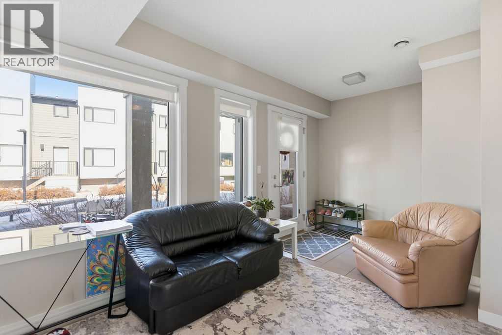 204, 218 Sherwood Square NW