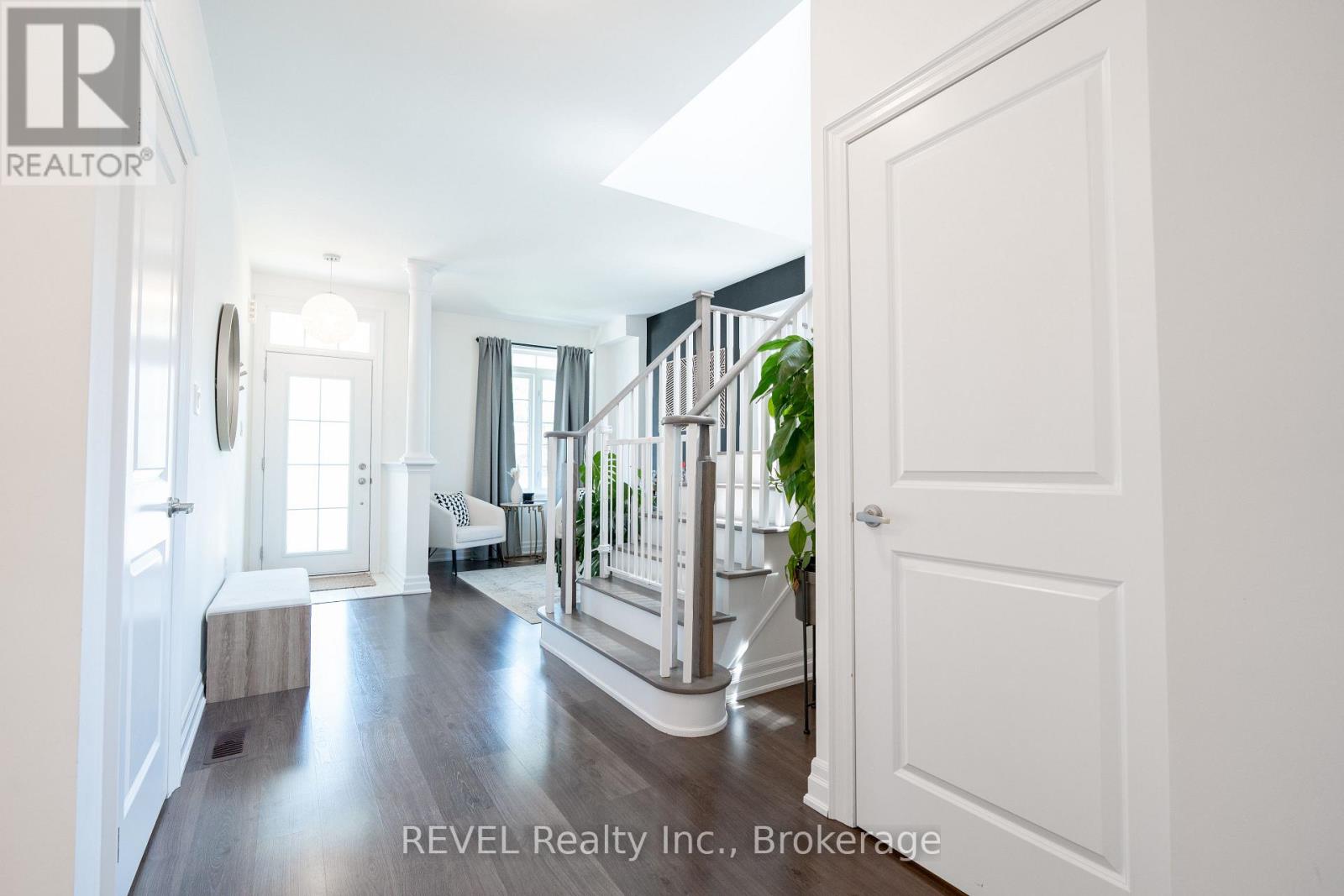 54 DOMINION CRESCENT