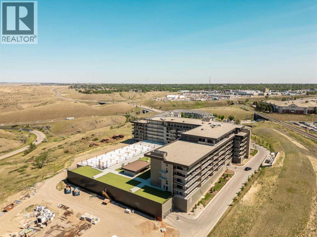 218, 102 Scenic Drive N