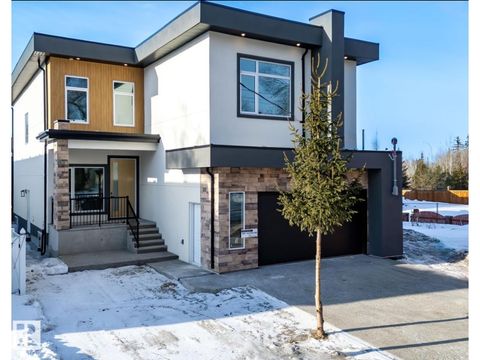 5820 110 ST NW Edmonton AB T6H3E3