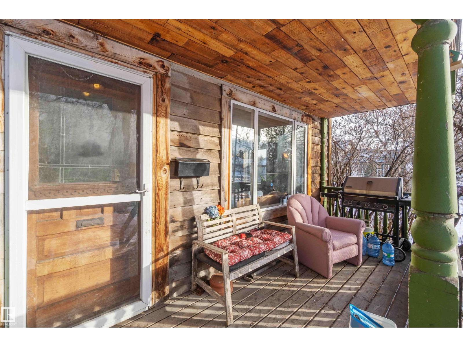 10207 88 ST NW