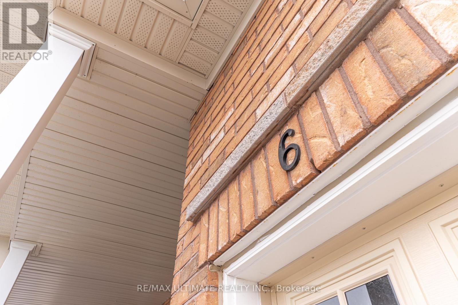 6 DANIELE CRESCENT