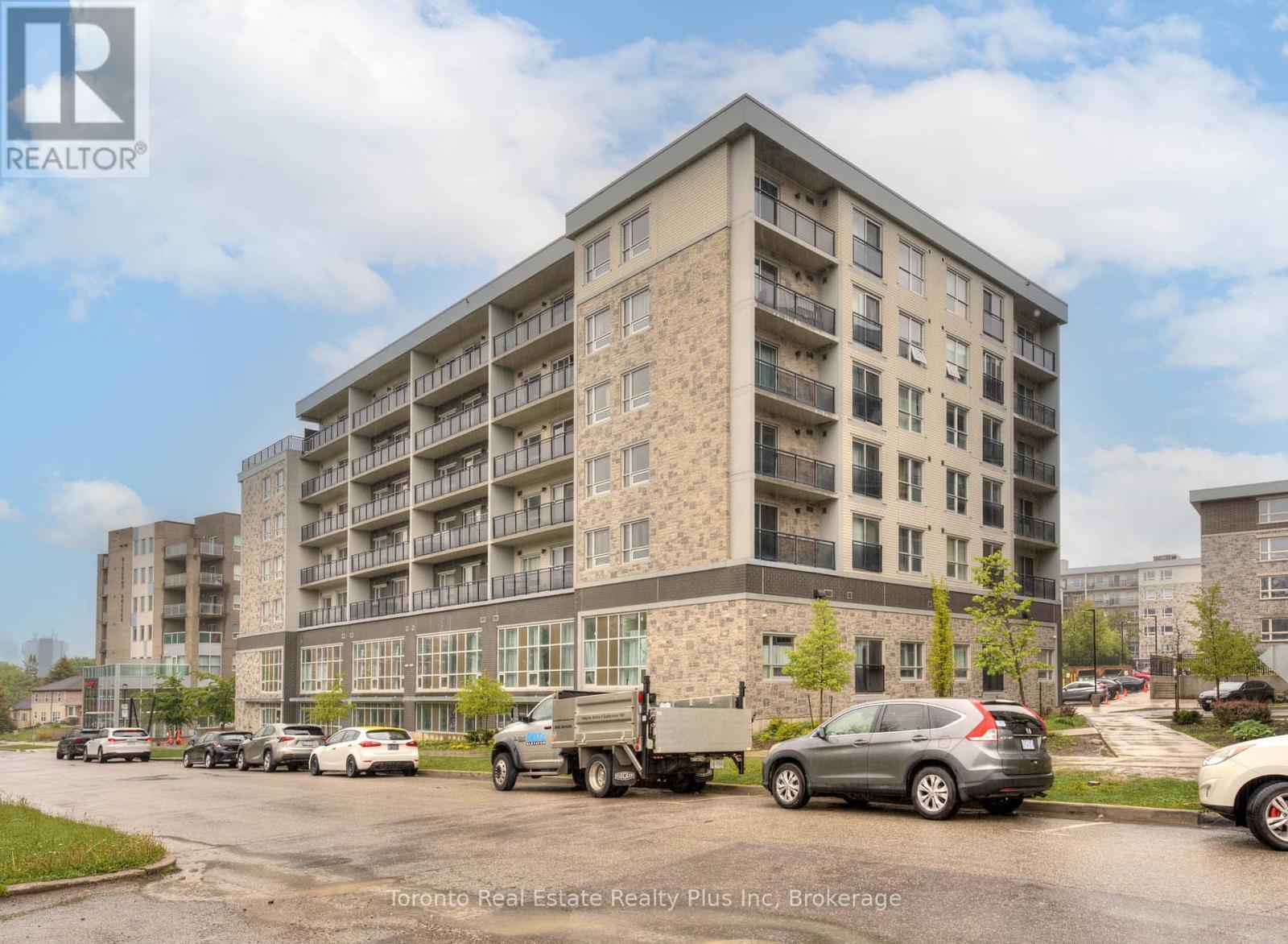 G216 - 275 LARCH STREET