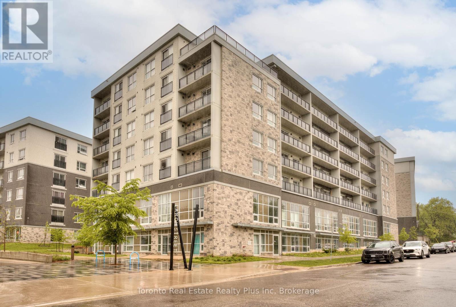 G216 - 275 LARCH STREET