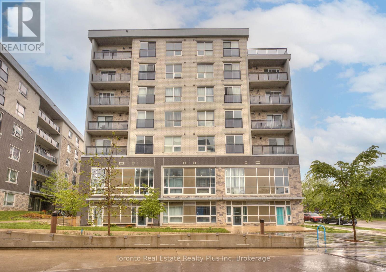 G216 - 275 LARCH STREET