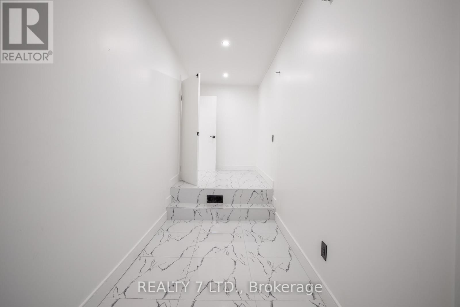 674 VINE STREET