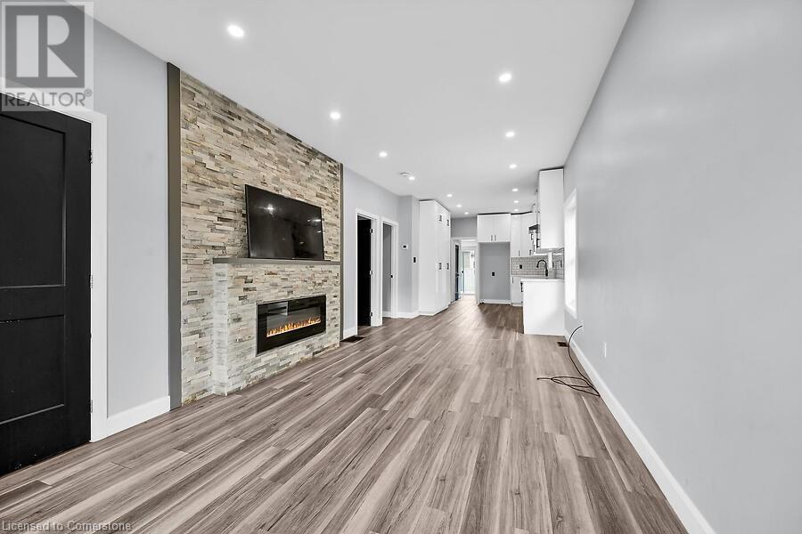 16 WEBLING Street