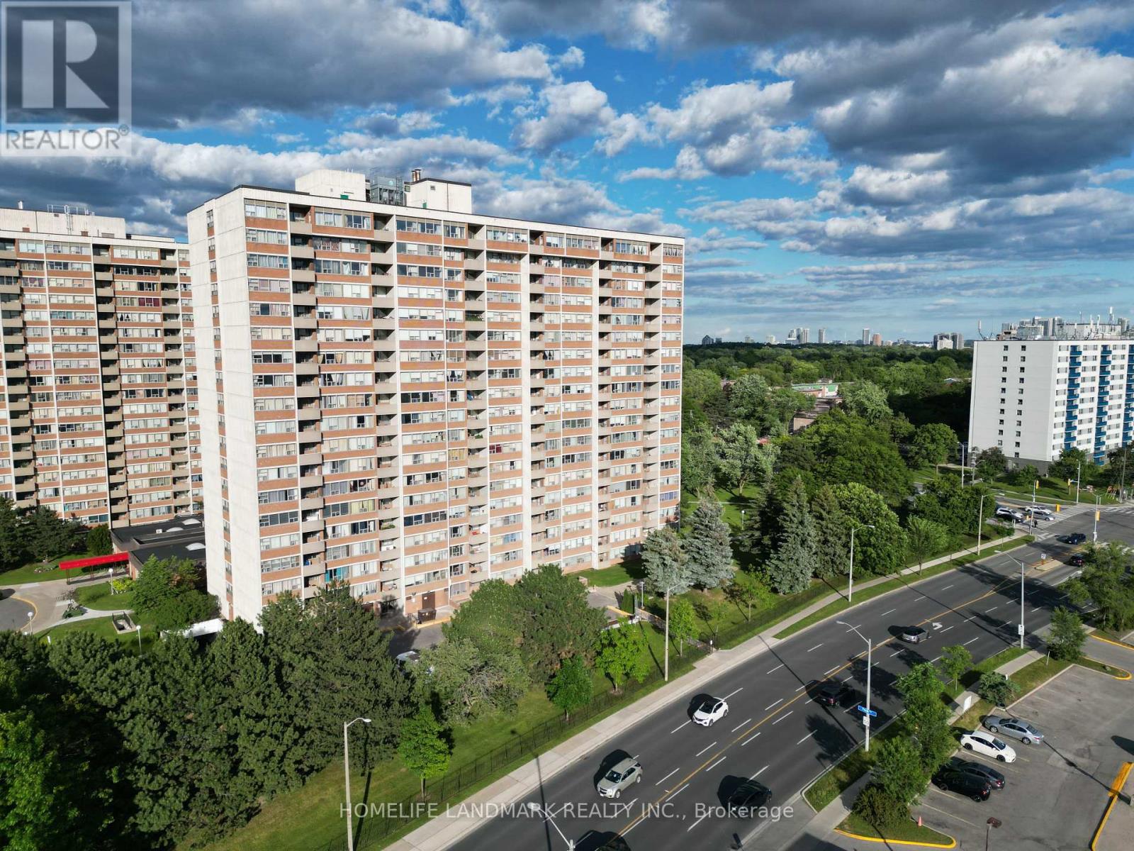 Photo 1 of 43 — PH12 - 25 SILVER SPRINGS BOULEVARD Unit PH12, Toronto (L'Amoreaux), ON M1V1M9