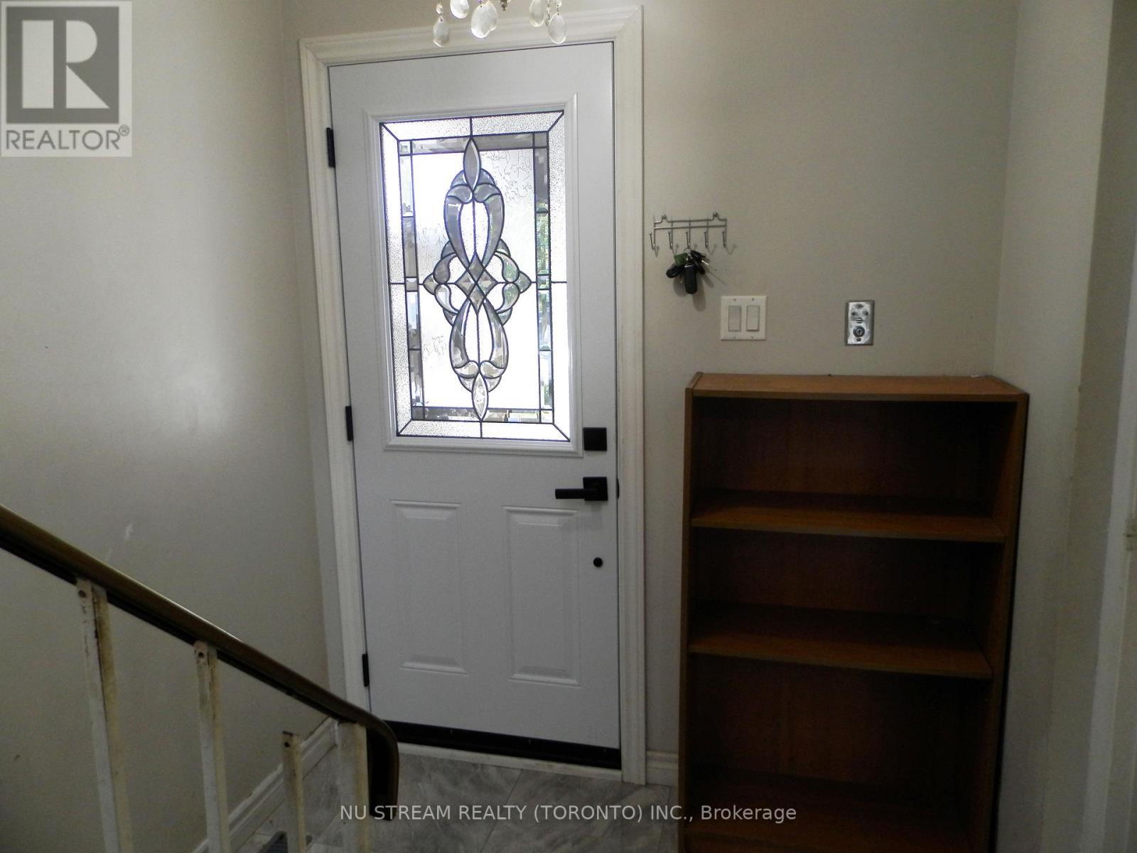 11 DUNBAR CRESCENT