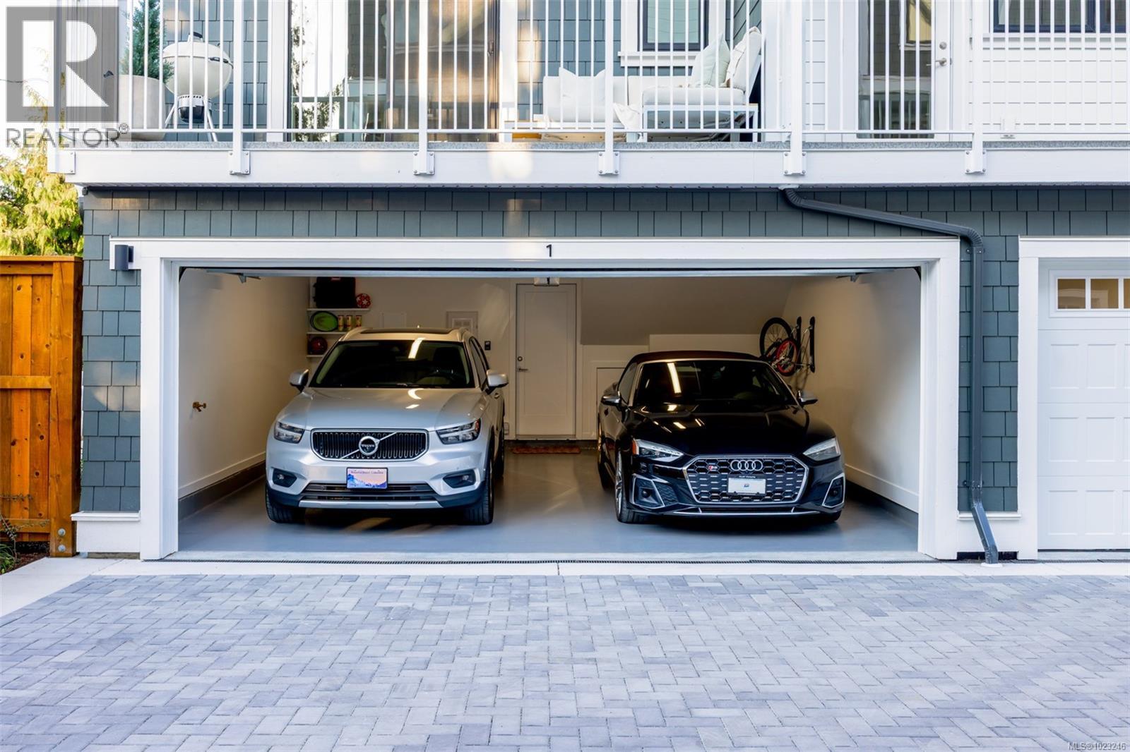 TH15 3450 Whittier Ave