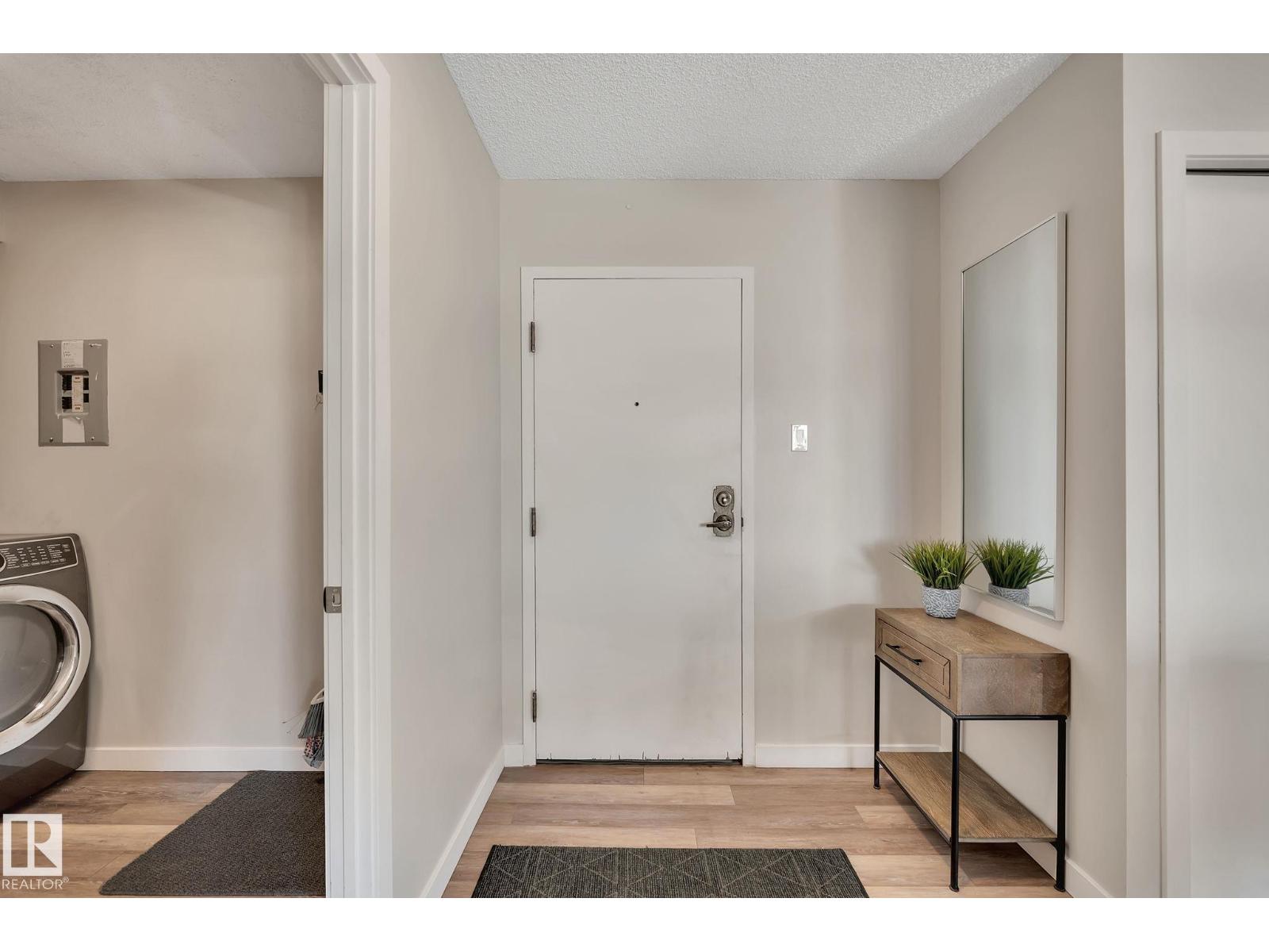 #2202 9923 103 ST NW
