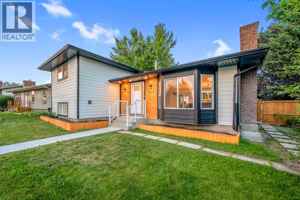 423 Queensland Circle SE