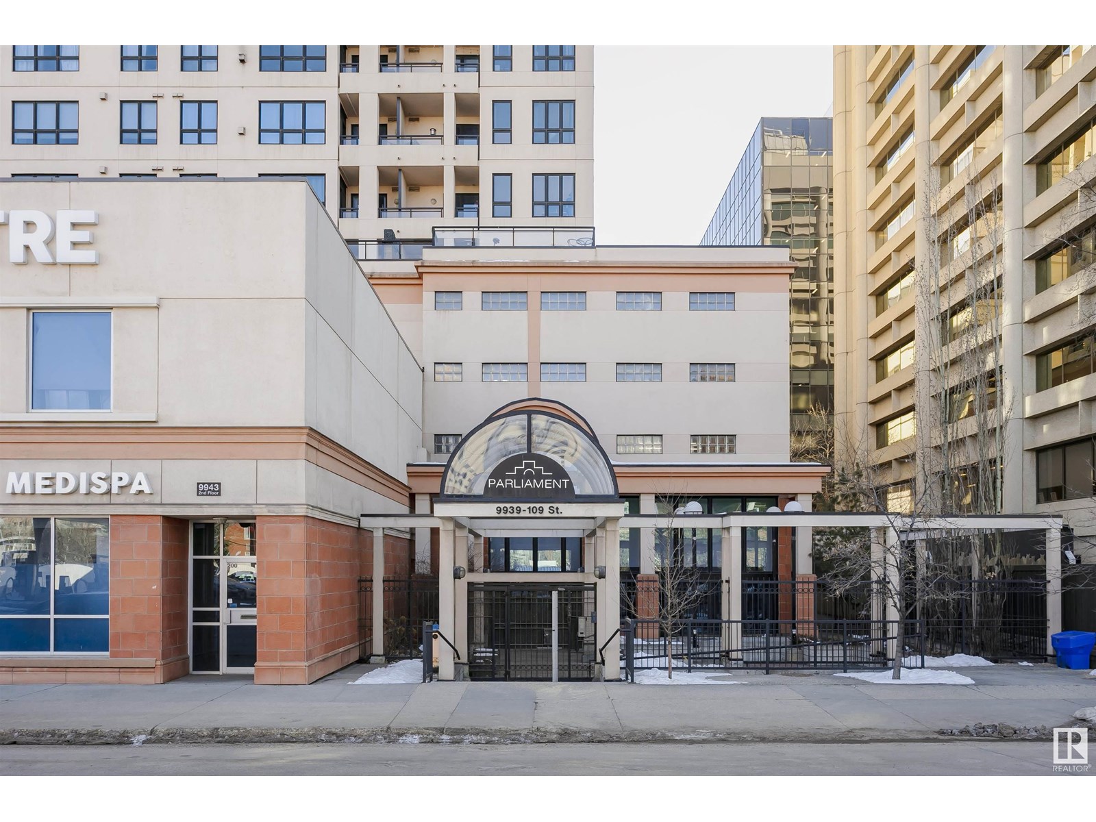 #1703 9939 109 ST NW