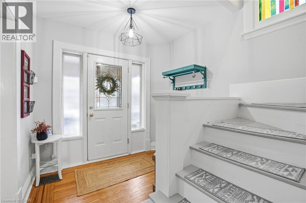 181 GROSVENOR Avenue S