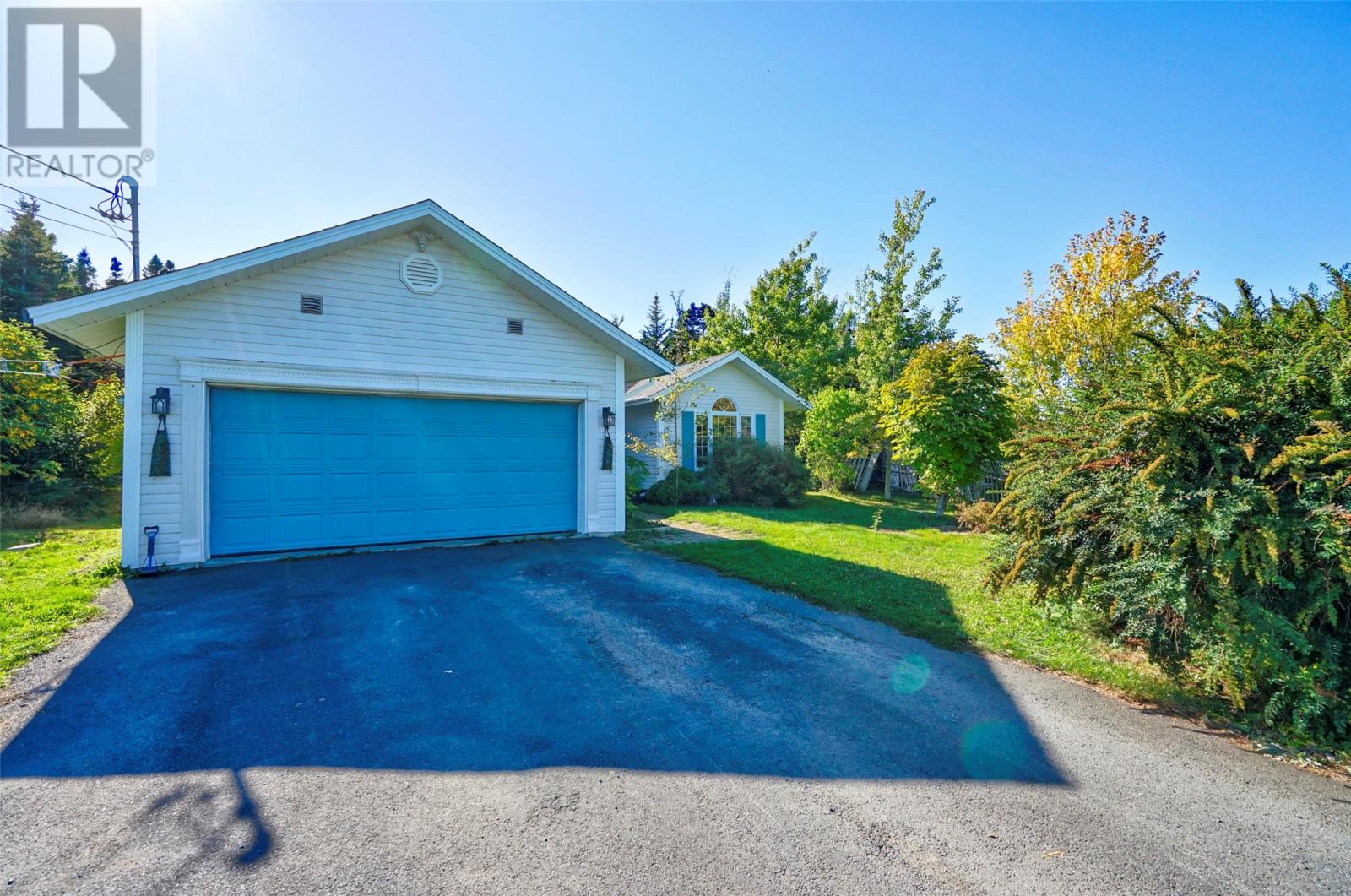 8 Pond Path Road