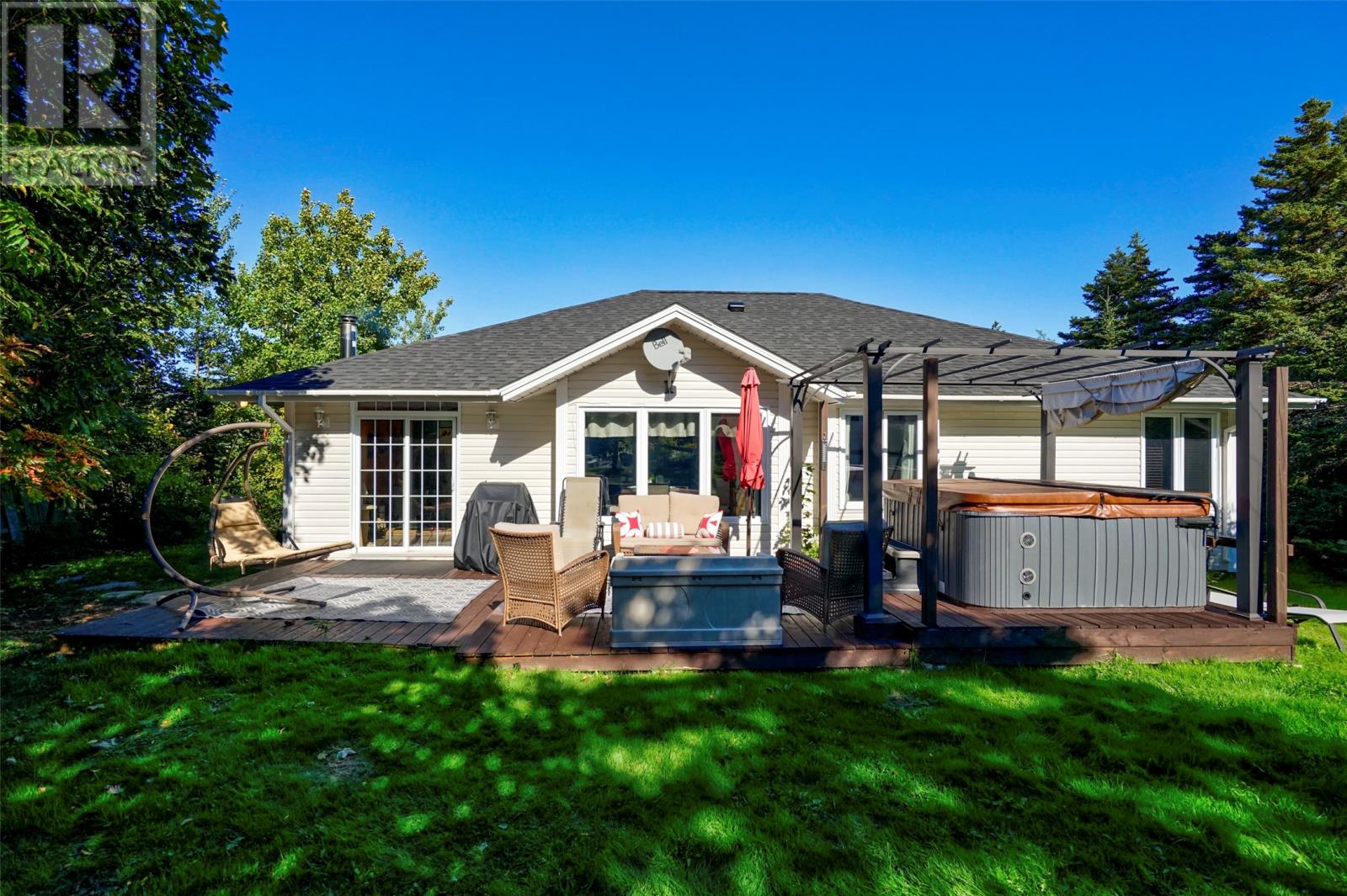 8 Pond Path Road