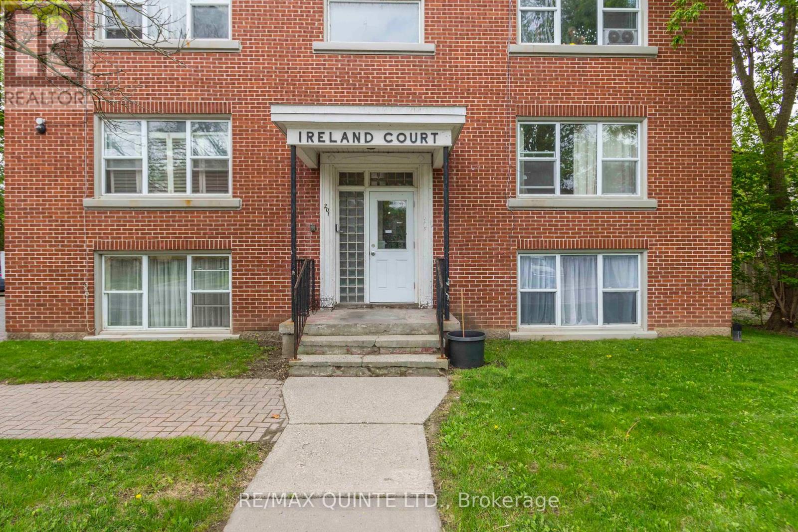 201 VICTORIA AVENUE