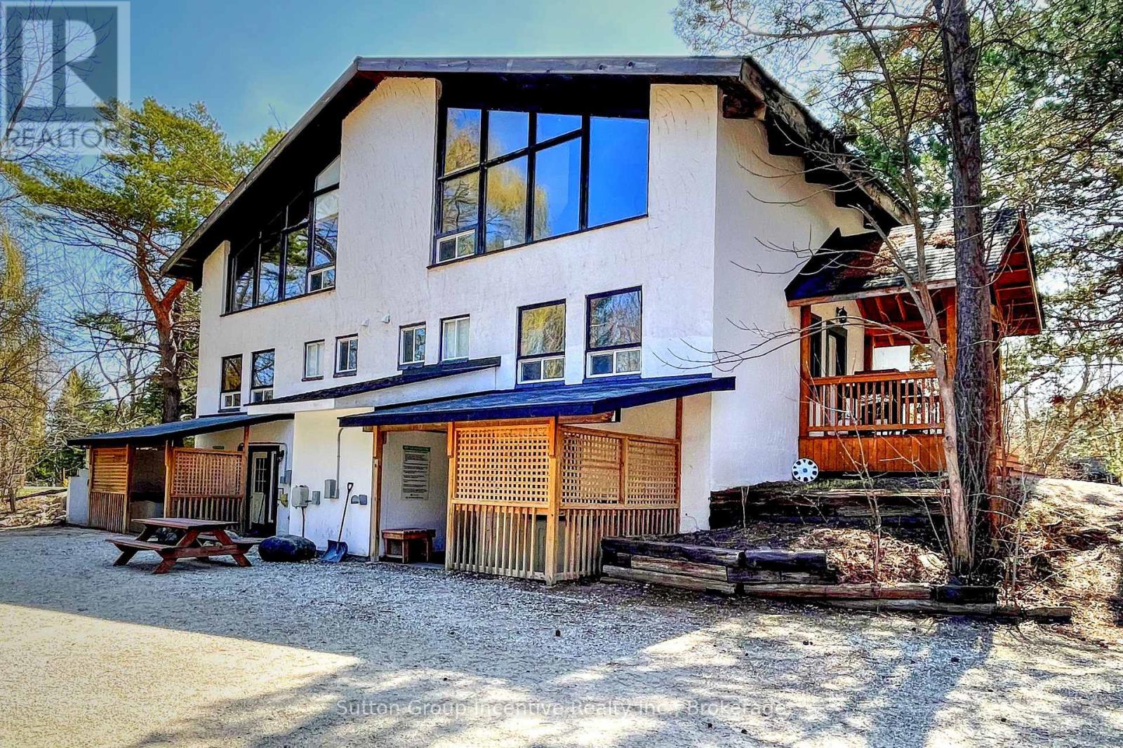 13L - 197 ARLBERG CRESCENT