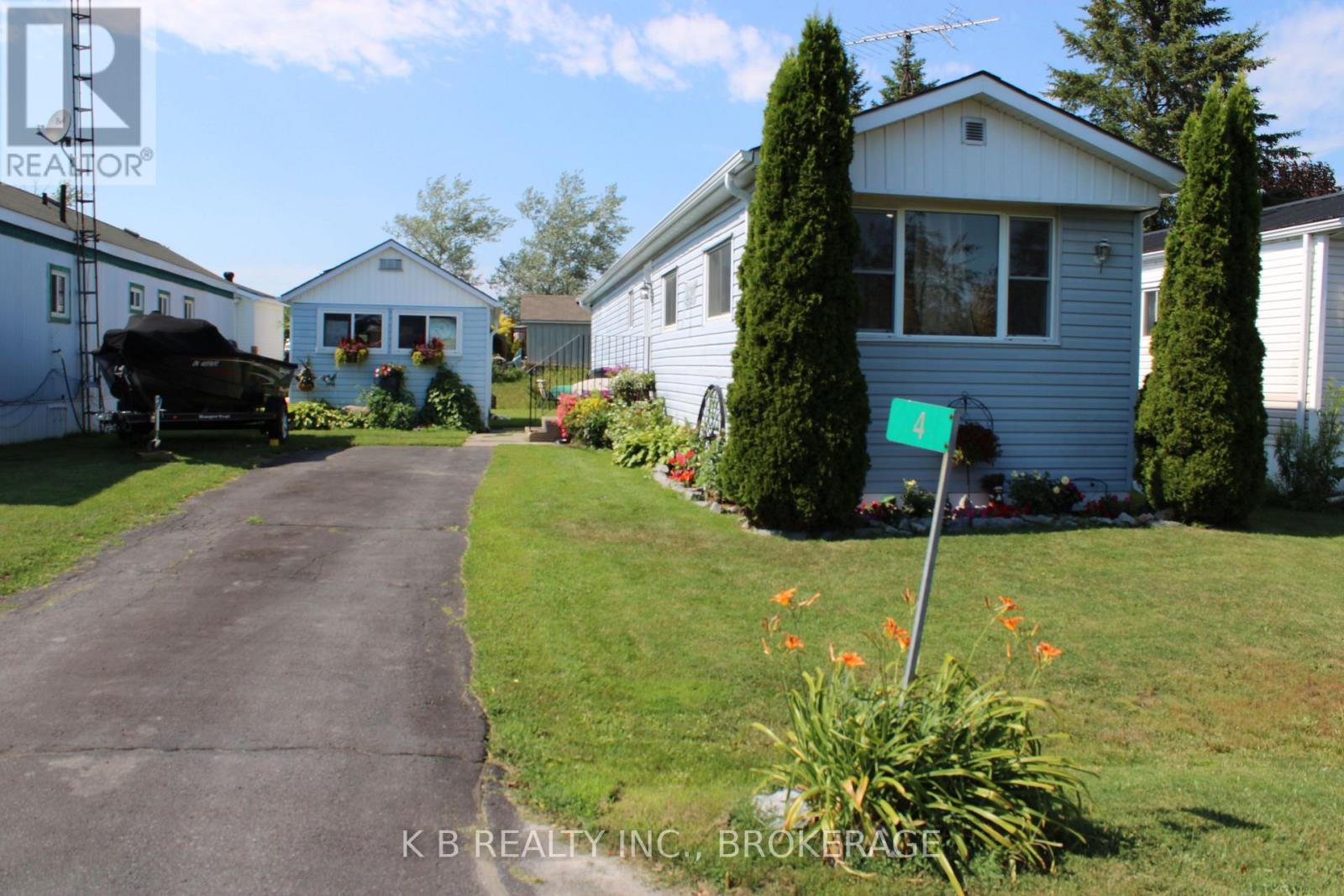 Photo 1 of 19 — 4 CEDAR STREET W, Greater Napanee (Greater Napanee), ON K7R3L1
