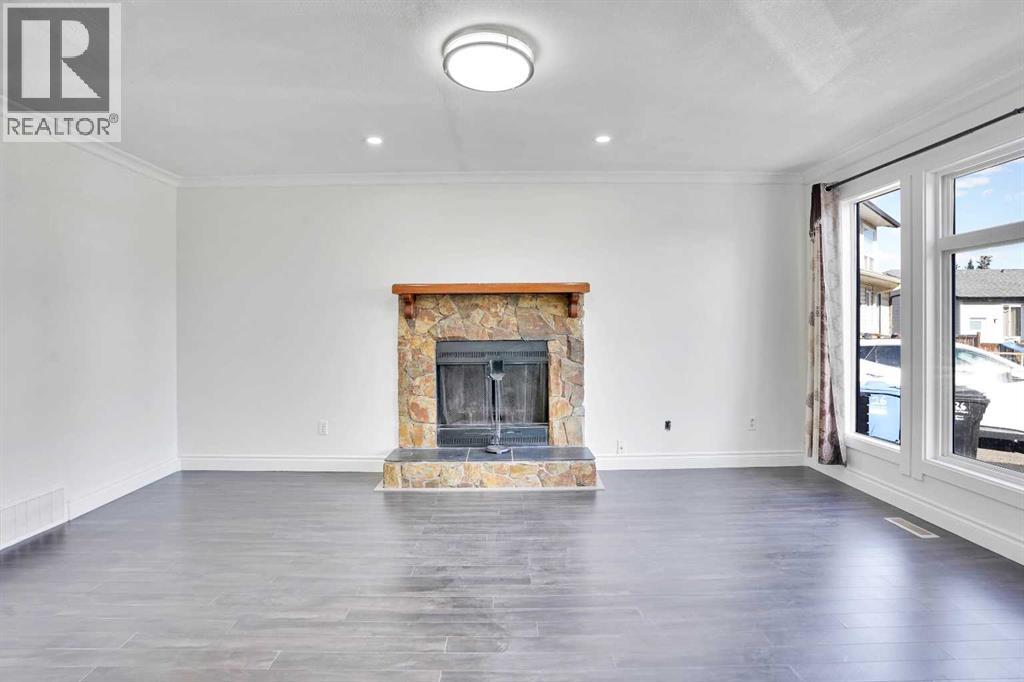 26 Falmead Bay NE