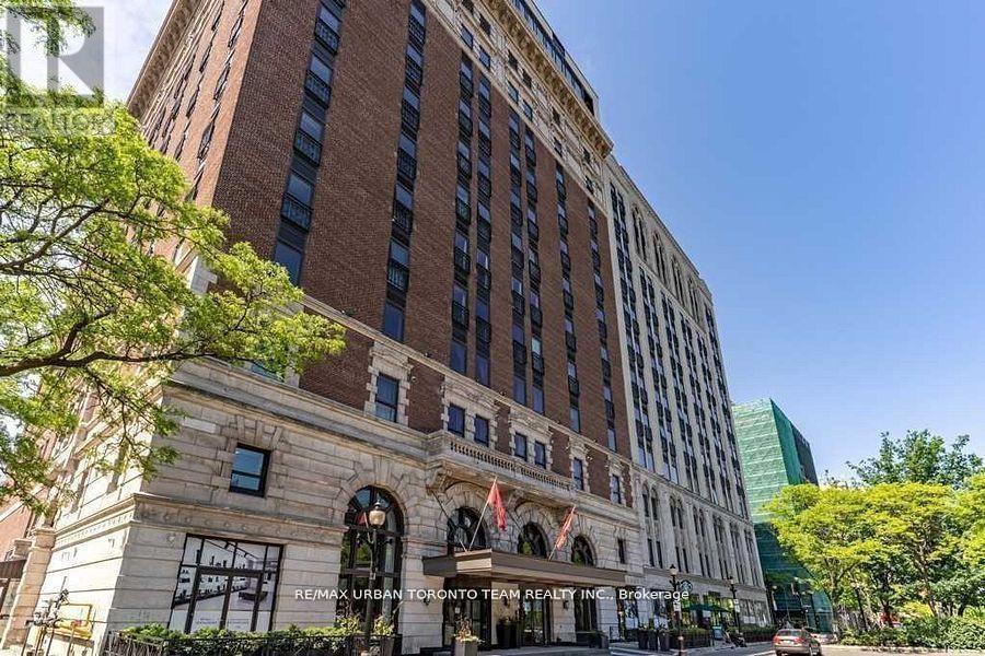 Photo 1 of 30 — 621 - 118 KING STREET E Unit 621, Hamilton (Beasley), ON L8N1A8