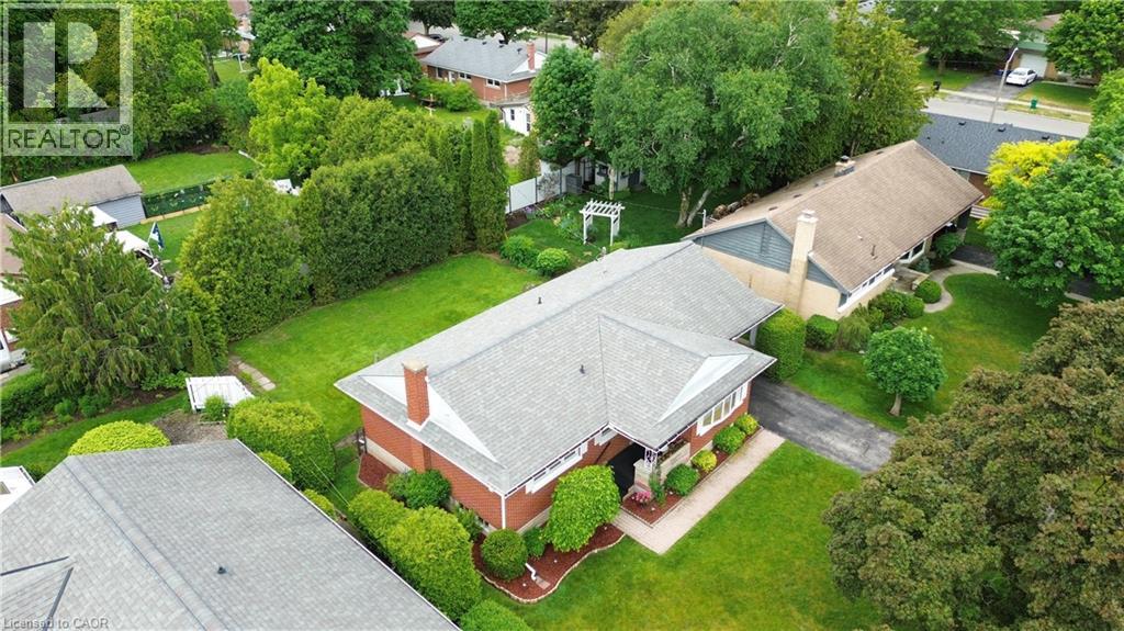 104 ELGIN Crescent