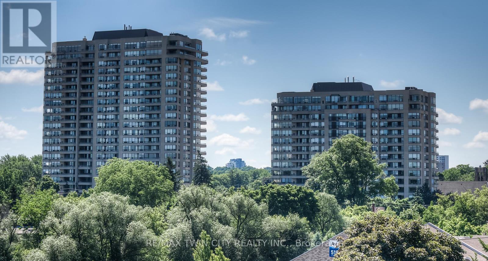 1607 - 6 WILLOW STREET