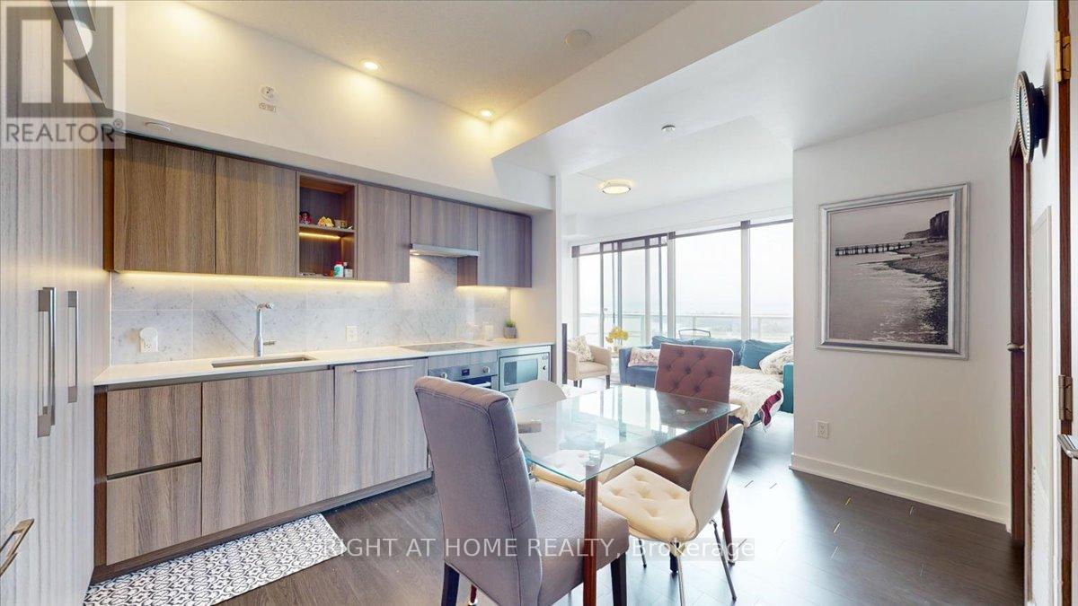 3011 - 19 BATHURST STREET