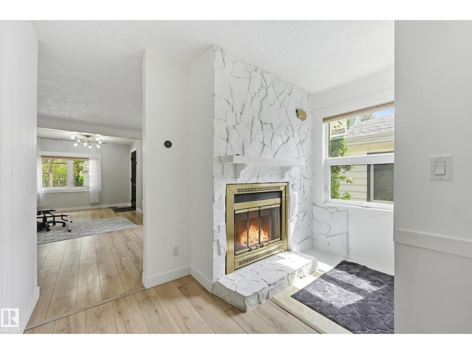 12326 92 ST NW