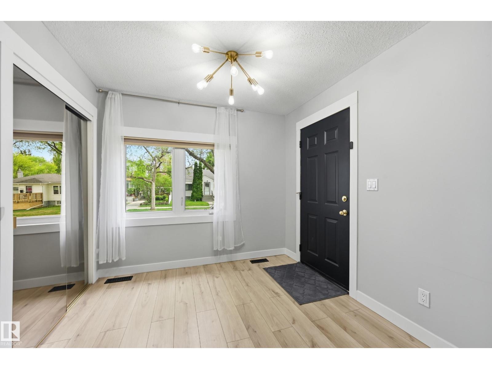 12326 92 ST NW