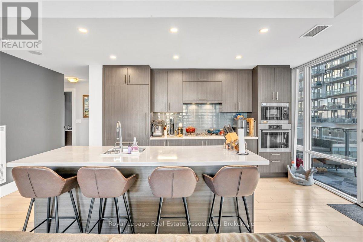 323 - 29 QUEENS QUAY E