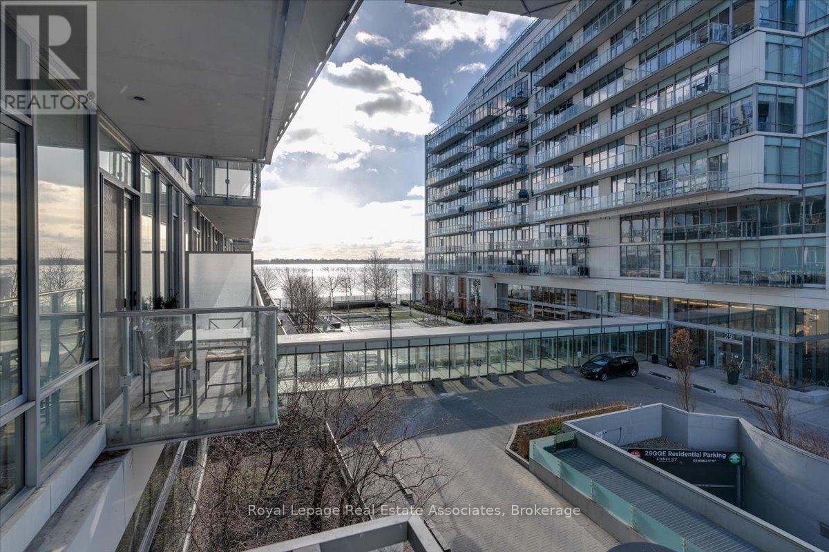 323 - 29 QUEENS QUAY E