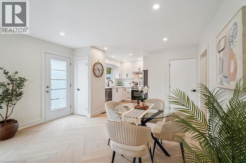 1391 MOUNTAIN GROVE Avenue