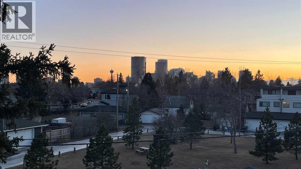 1117 Regal Crescent NE