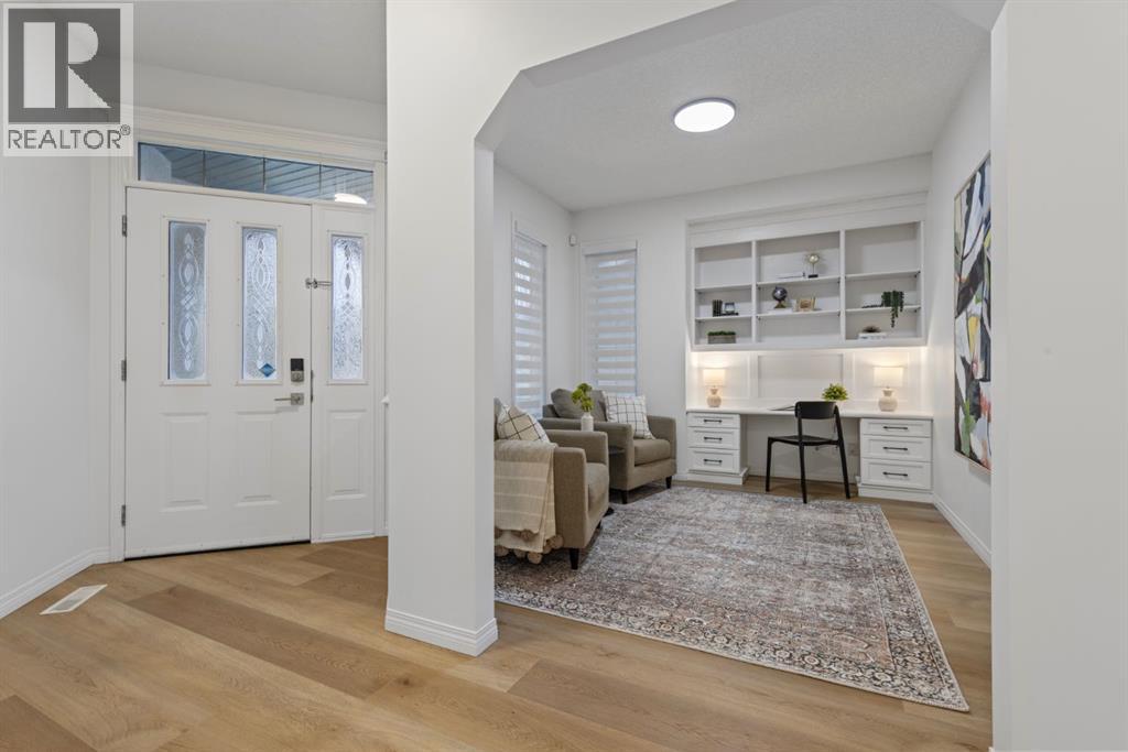 97 Cresthaven Way SW