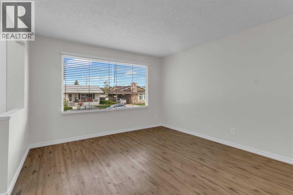452 Queen Alexandra Way SE