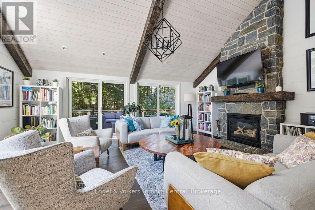 8 BARTLETT DRIVE