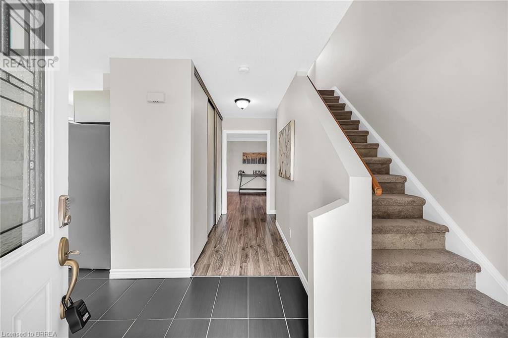 41 FARRINGFORD Drive