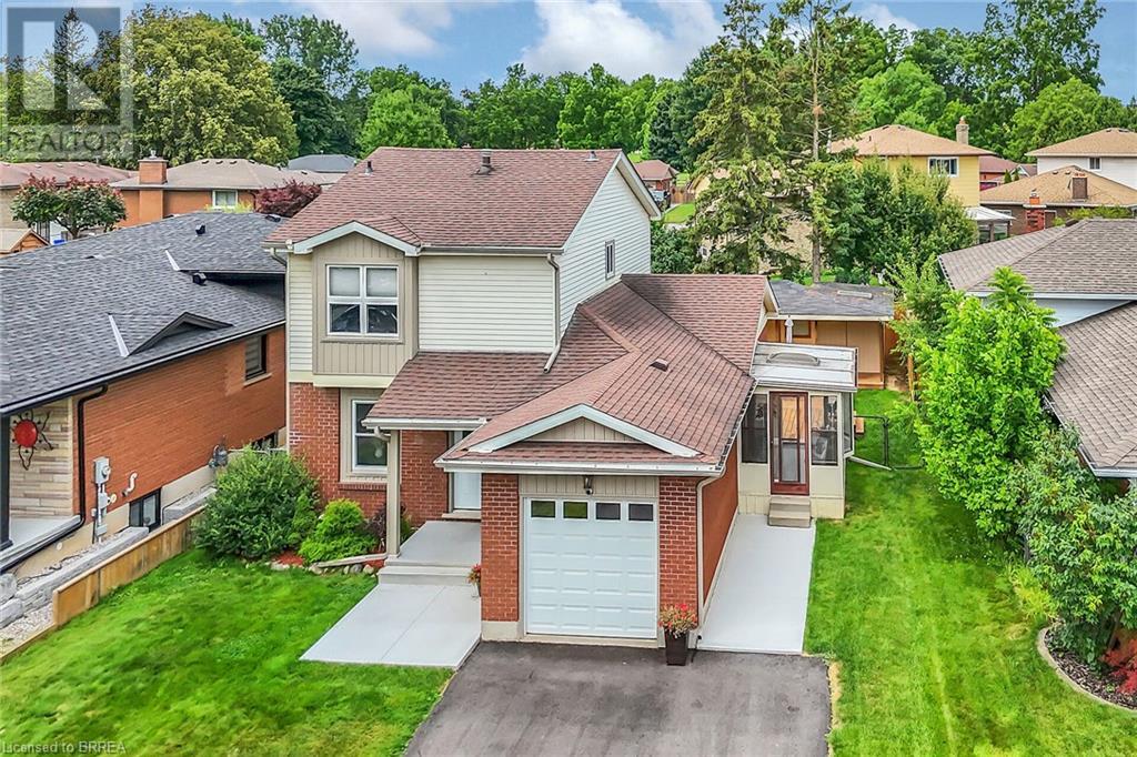 41 FARRINGFORD Drive