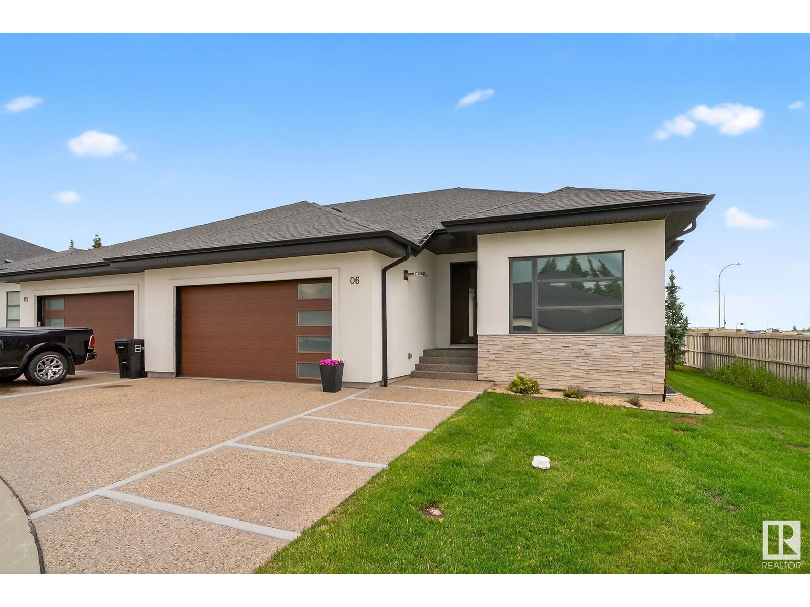 #6 604 MCALLISTER LO SW