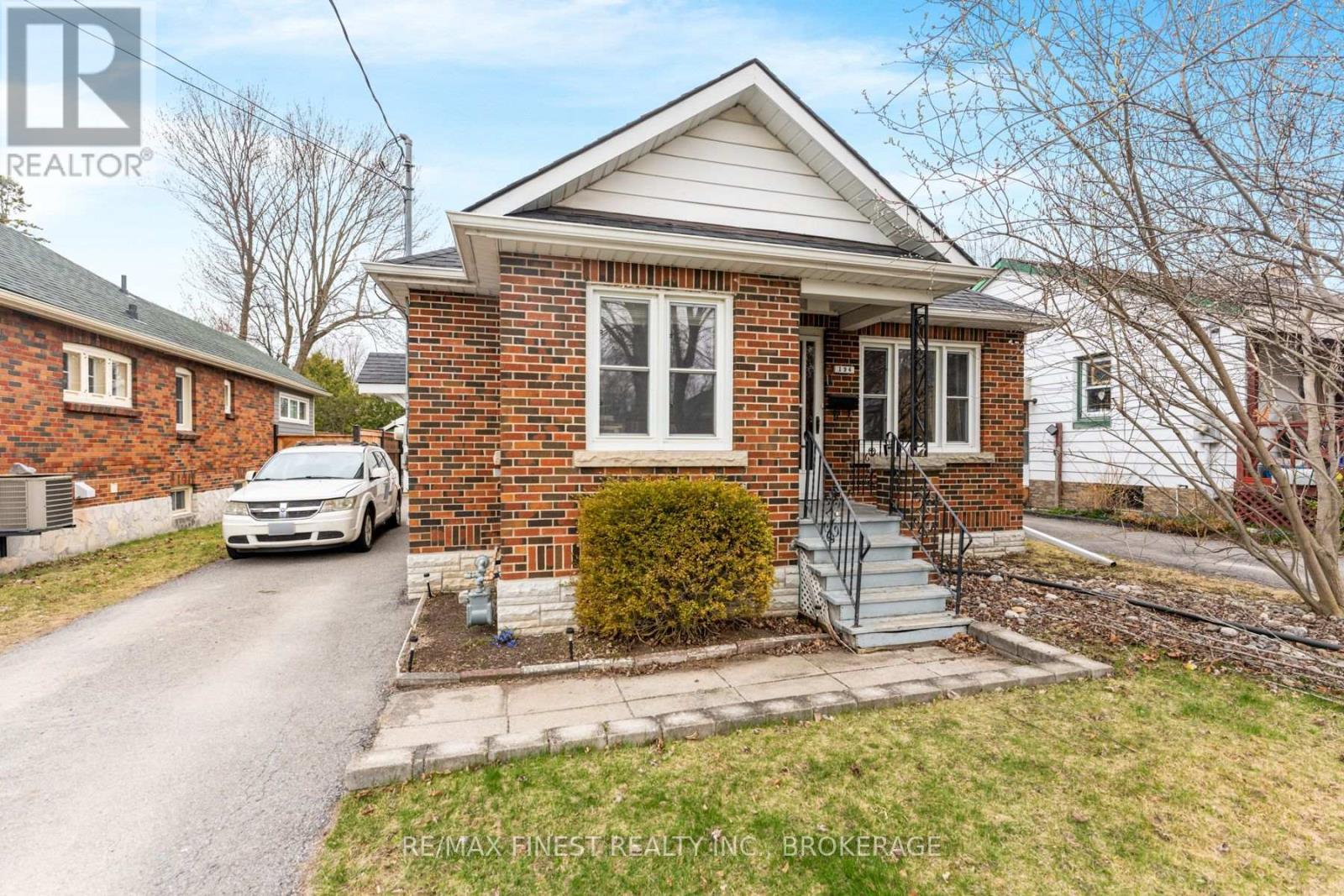 194 HELEN STREET