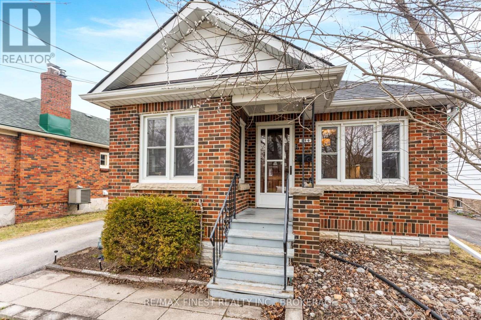 194 HELEN STREET