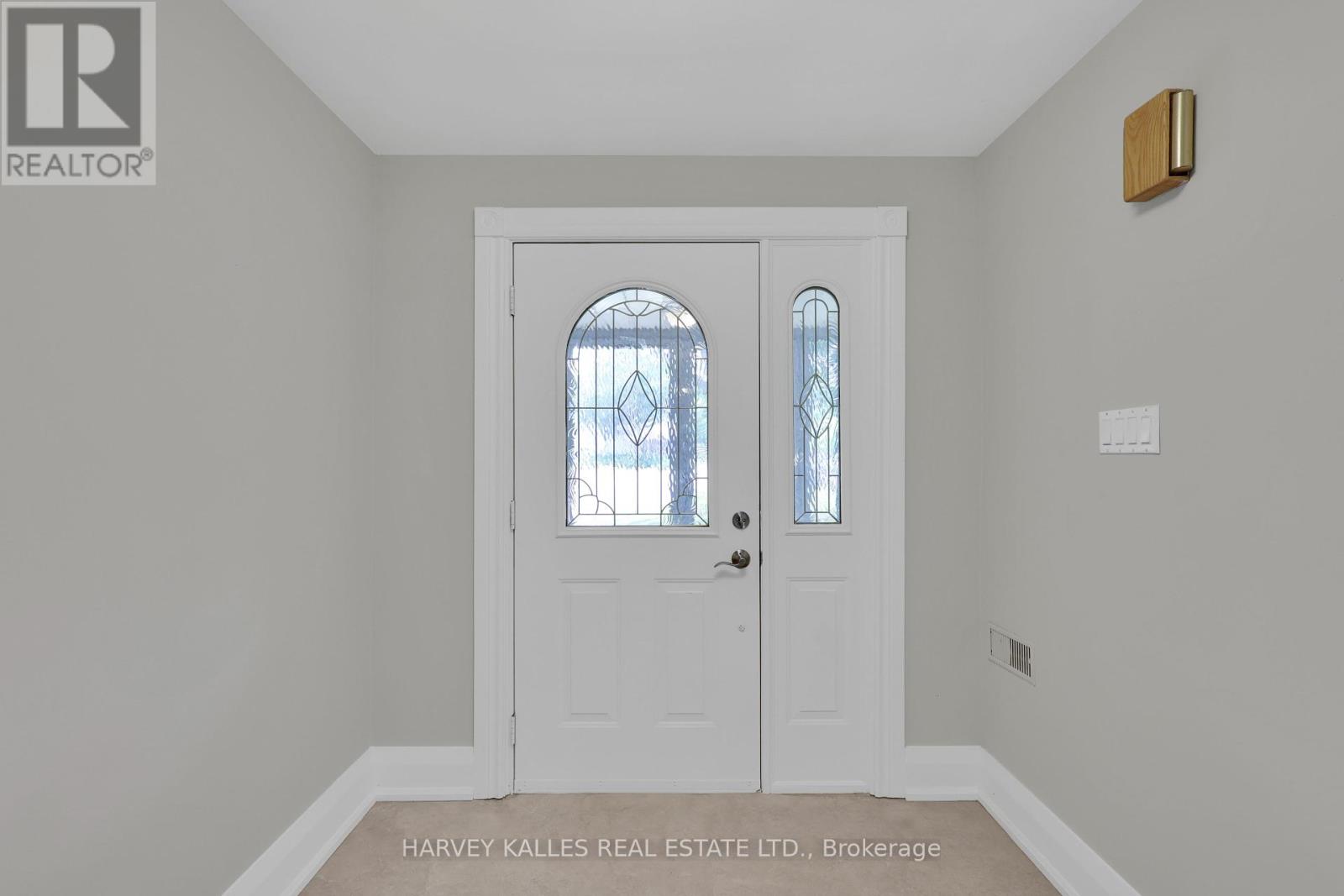 16 WEDGEPORT PLACE