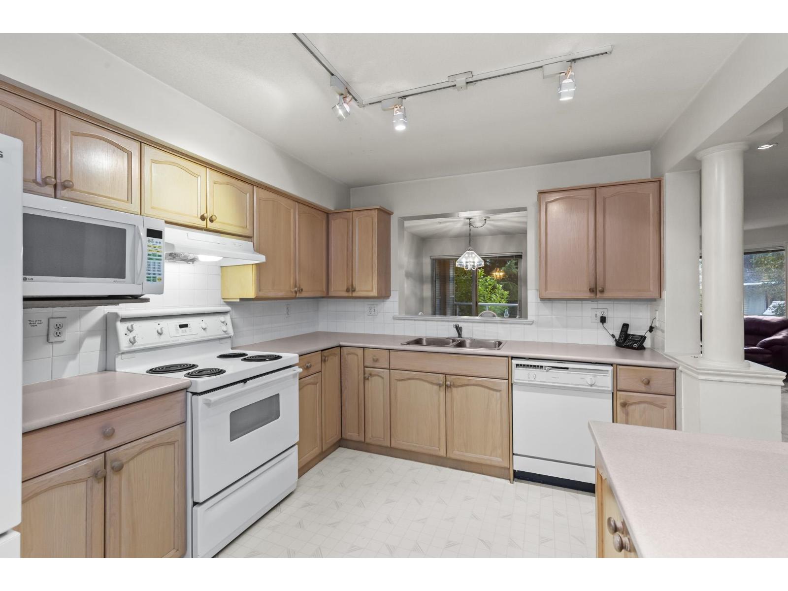 208 2575 WARE STREET