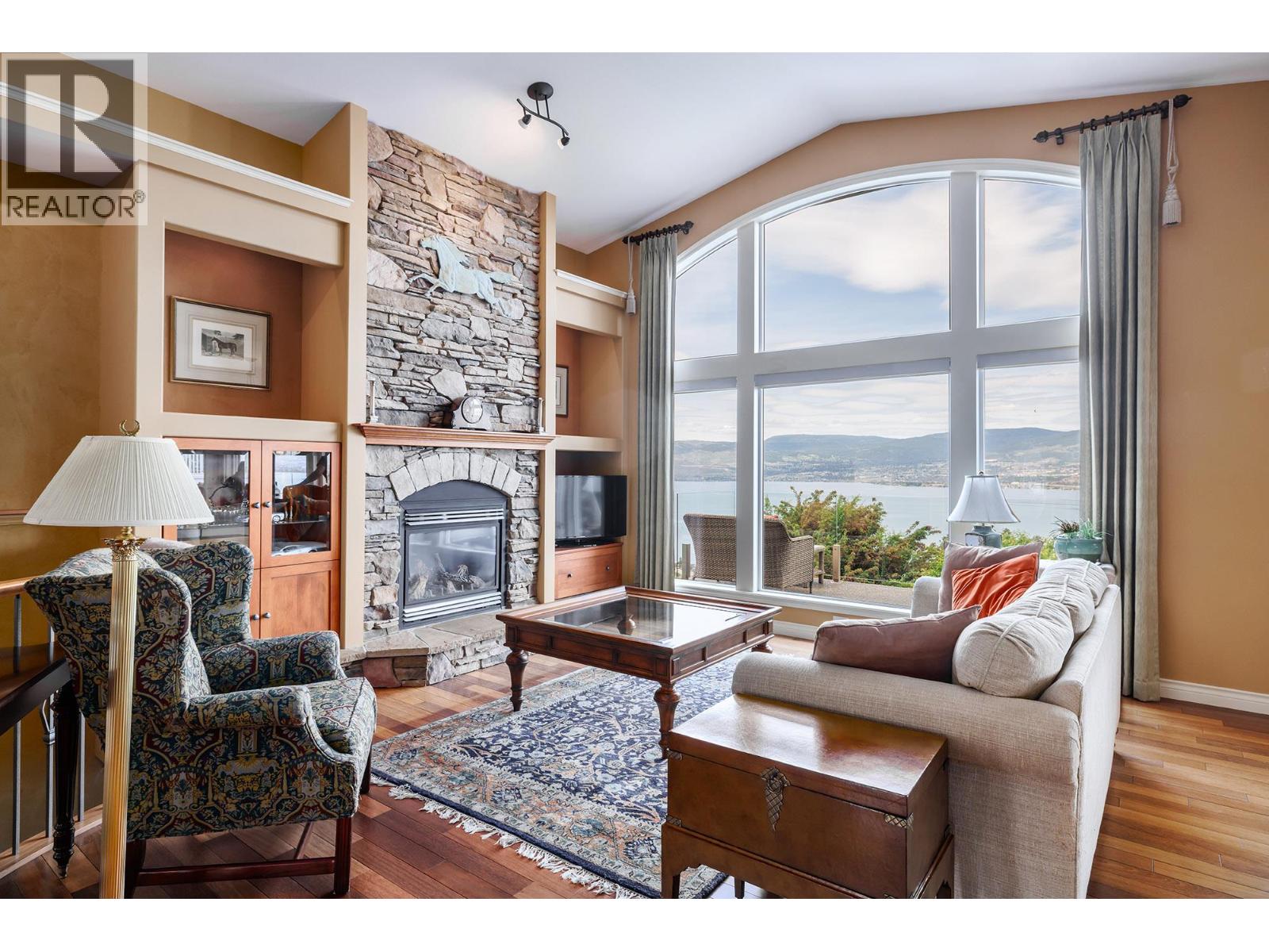 370 Sandpiper Street