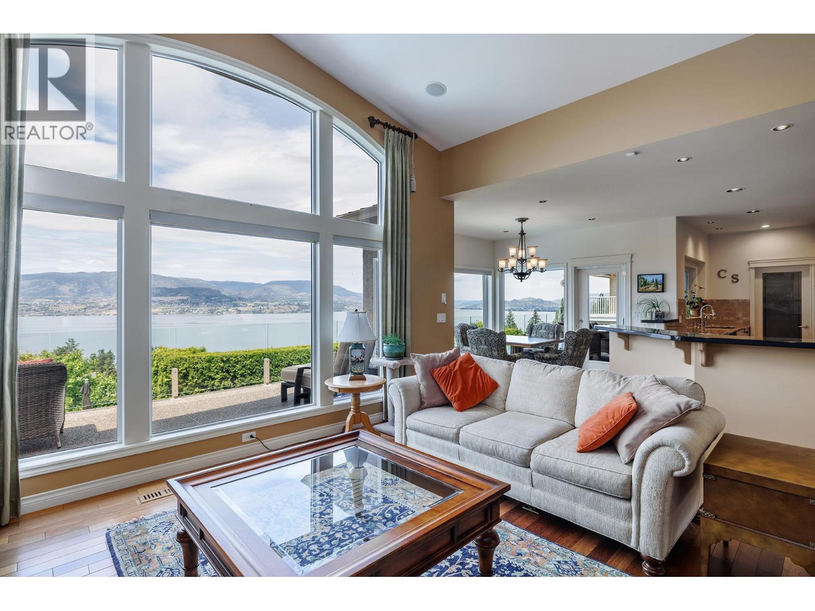 370 Sandpiper Street