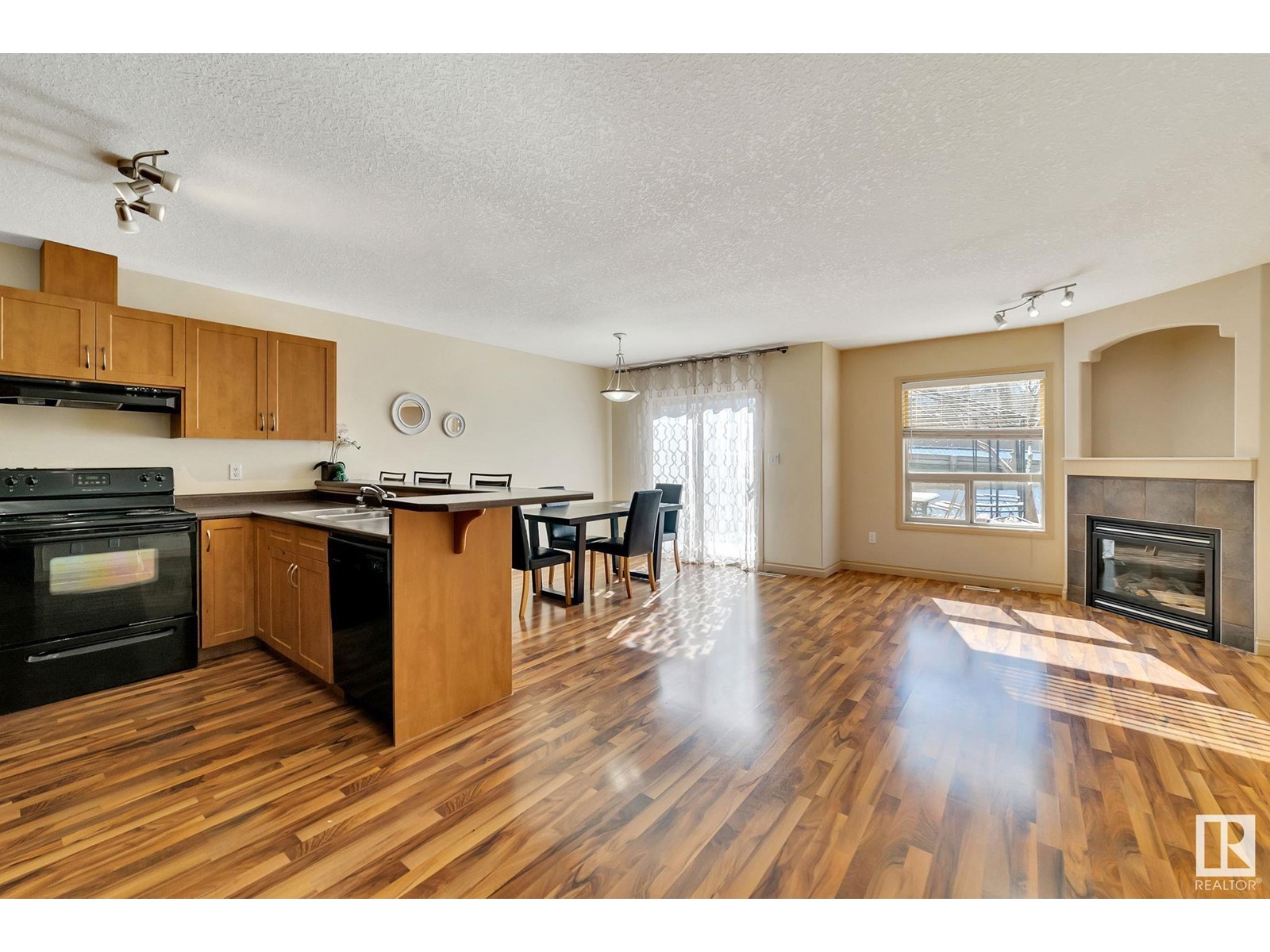 #5 16317 64 ST NW