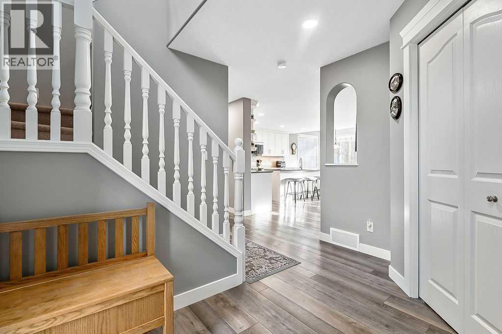 115 Cougarstone Square SW